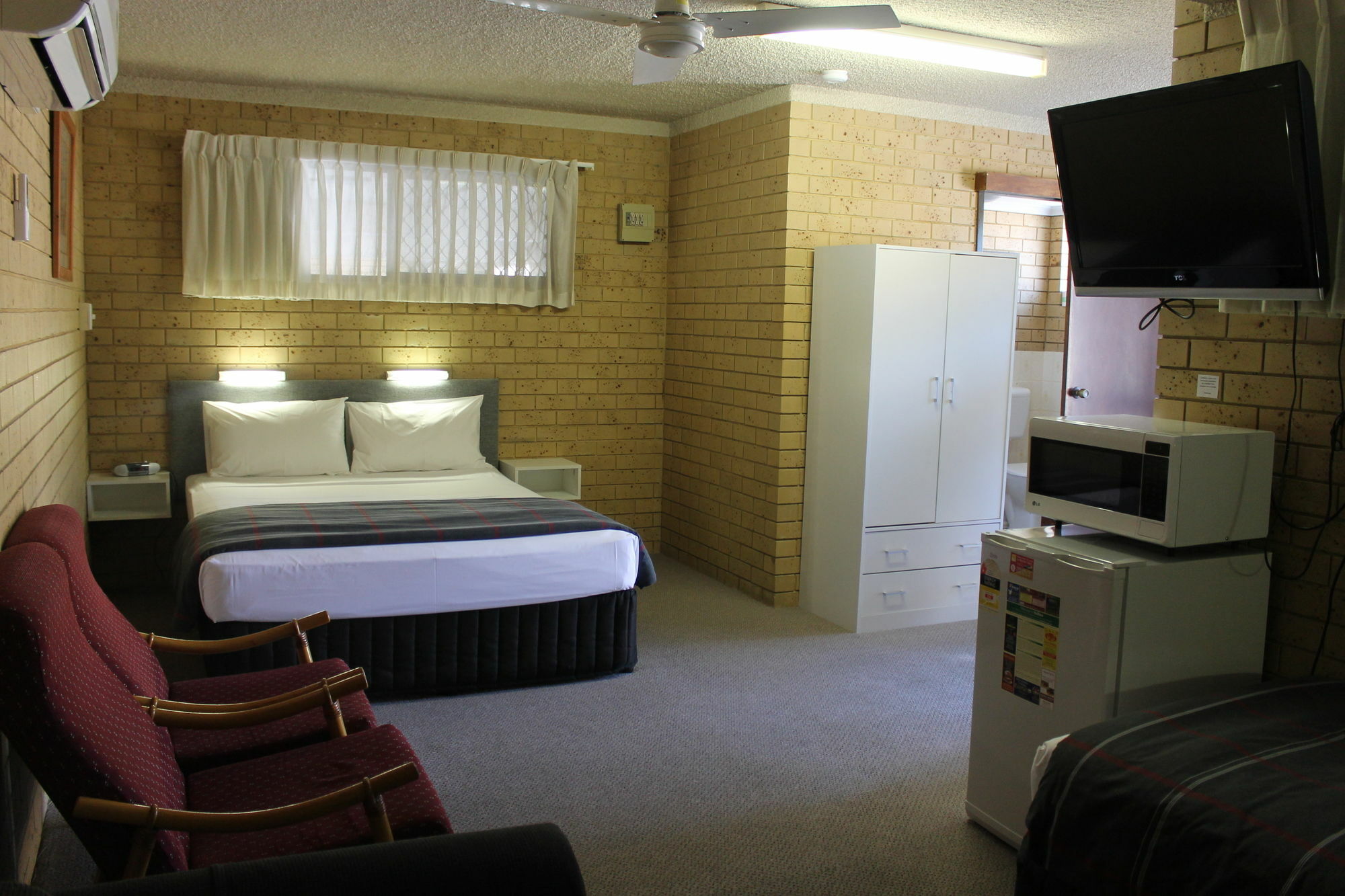 Coast Inn Motel Балліна Екстер'єр фото